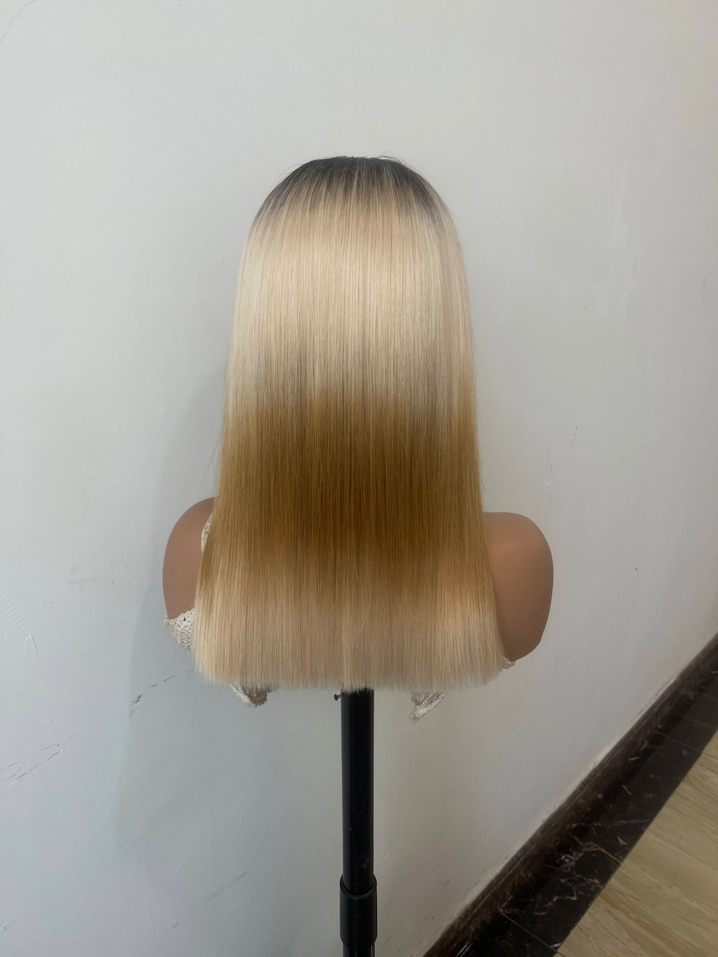 Perruque Naturel Humain Cheveux 100% Breilienne Lisse Ombre 4/27# brun moyen/miel blond Full Lace Wig sans colle 180% Densité